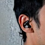 Shure SE215 — в ухе