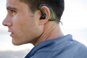 Plantronics Backbeat 903+ — на голове