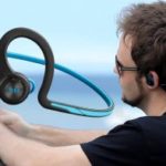 Plantronics Backbeat Fit — на голове