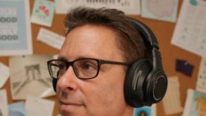Plantronics BackBeat Pro — посадка на голове