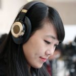 Xiaomi Mi Headphones на голове