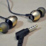 LZ A2s — штекер и наушники