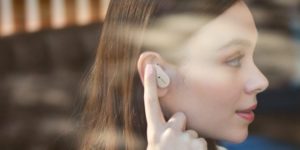 Sony WF-1000XM3 сенсорное управление