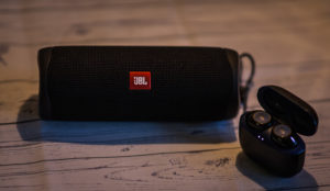 JBL Flip 5 и JBL Tune 120TWS