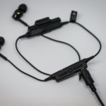 Audio-Technica ATH-CKR35BT на зарядке