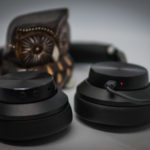 Mixcder E10 на зарядке