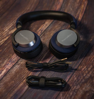 Bowers & Wilkins PX5 кабели