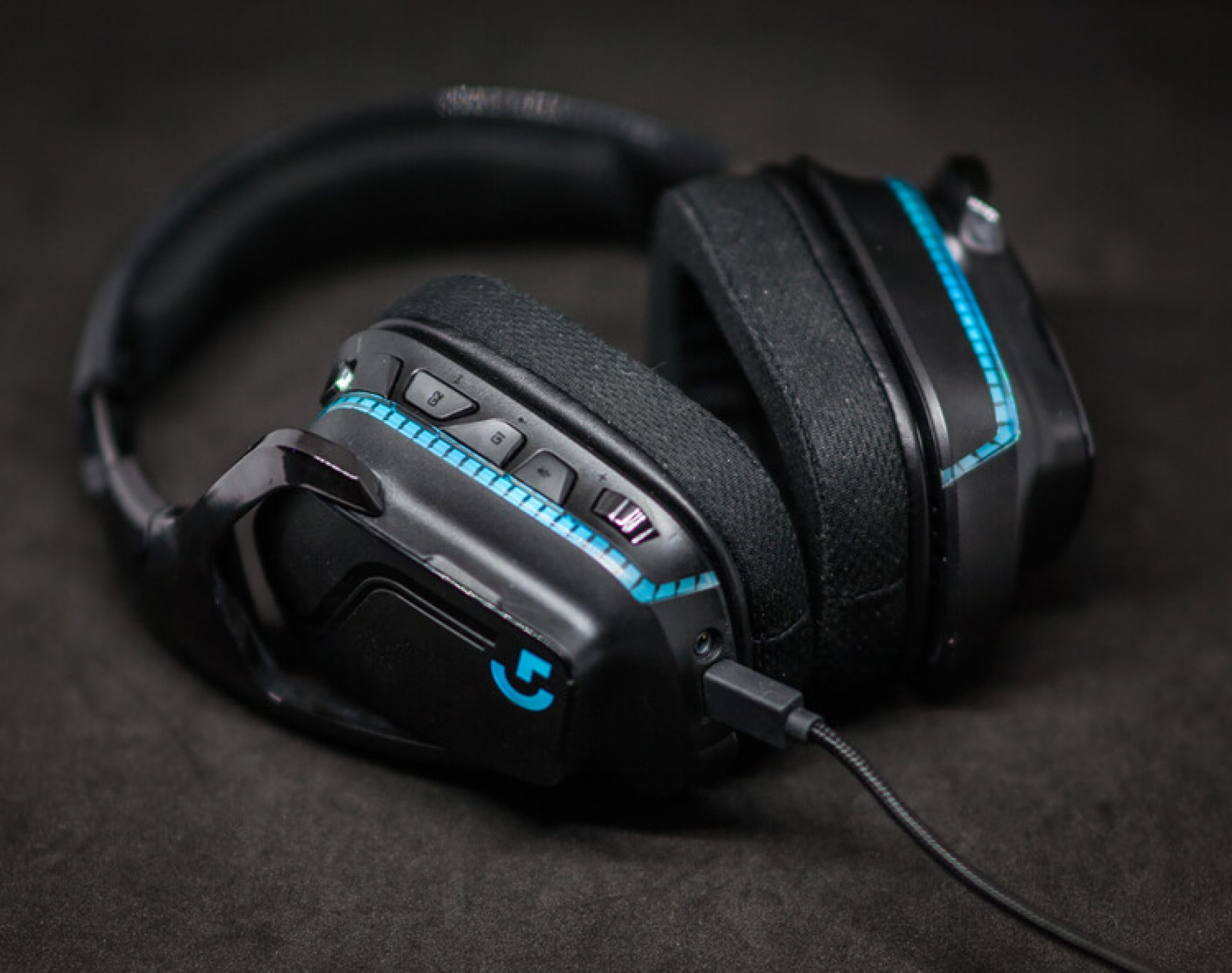 Logitech zone wireless ms. Обзор наушников logitech. Logitech g g635 lightsync. Наушники logitech g935. Обзор наушников logitech.