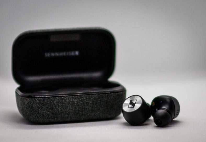 Обзор Sennheiser Momentum True Wireless 2 – TWS наушники с отличным звуком 9 Обзор Sennheiser Momentum True Wireless 2 – TWS наушники с отличным звуком