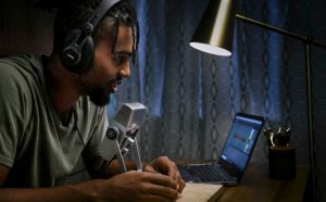 USB микрофон AKG Lyra - для подкастов, стримов, видео для Youtube