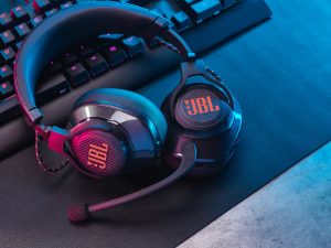 JBL_Quantum 400_Lifestyle Image_Still_2048px