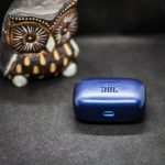 JBL Live 300TWS разъём Type-C и индикатор