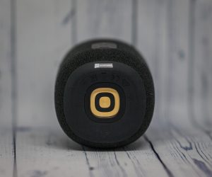 JBL Link Portable снизу
