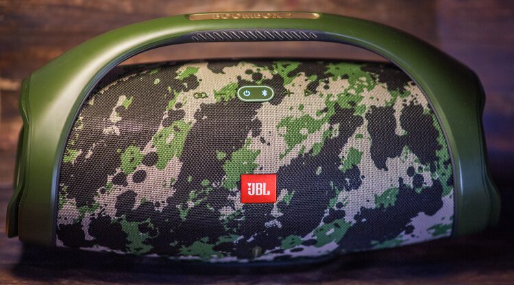 JBL Boombox 2 спереди