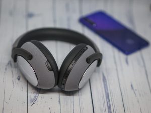 Bowers & Wilkins PX7 кнопки