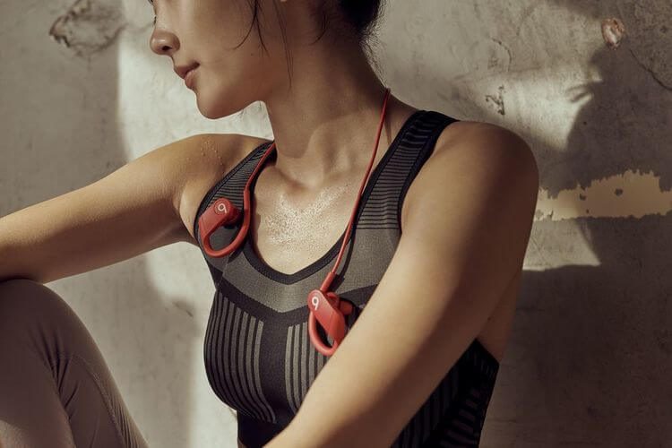 Powerbeats 4 наушники для спорта