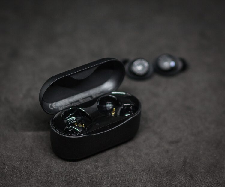 Anker Soundcore Life Dot 2 кейс внутри