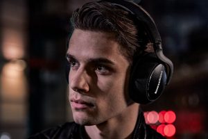 Bowers & Wilkins PX7 Carbon Edition