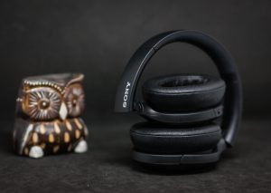 Sony WH-H910N складная конструкция