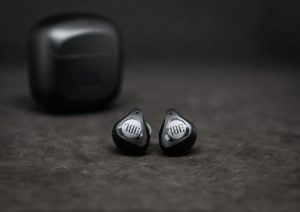 JBL Club Pro+ сенсорные панели