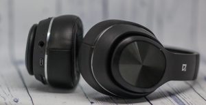 Defender FreeMotion B540 разъёмы (3,5 мм и microUSB)