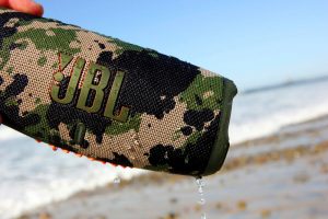 jbl charge 5 beach 7