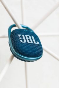 JBL Clip 4