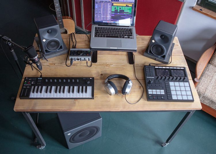 kh 750 and kh 80 dsp and ndh 20 and tlm 102 homerecording setup fromabove sr 1