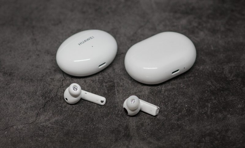 Huawei Freebuds 4i и Huawei Freebuds Pro