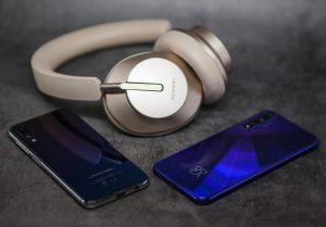 Huawei FreeBuds Studio мультипойнт