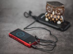 Shanling M5s на зарядке, анимация
