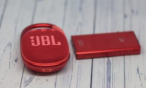 JBL Clip 4 красный цвет