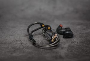 Sennheiser IE 300 коннекторы MMCX
