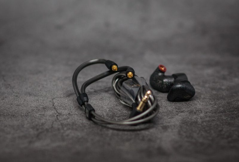 Sennheiser IE 300 коннекторы MMCX