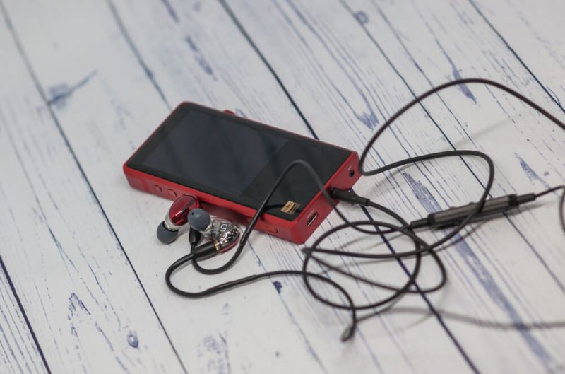 Наушники Shure AONIC 5 и плеер Shanling M5s