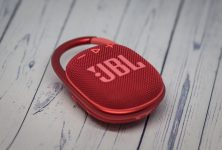 JBL Clip 4 кнопки управления воспроизведением