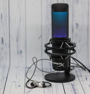 HyperX QuadCast S мониторинг через наушники