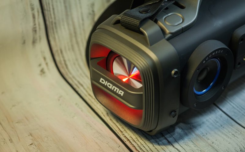 Портативная колонка Digma S-38 подсветка