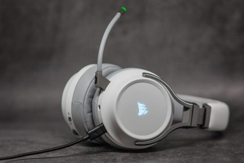 Наушники Corsair Virtuoso RGB Wireless подключение по USB