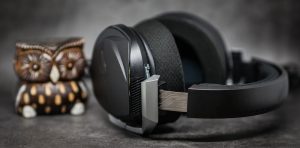 Asus ROG Theta 7.1 регулировка оголовья и вентиляционные отверстия