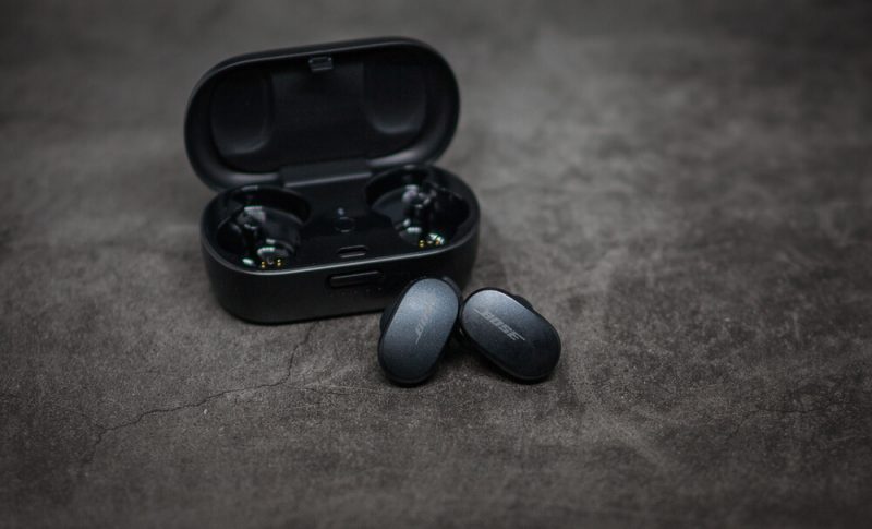 True Wireless Bose QuietComfort Earbuds сенсорные панели