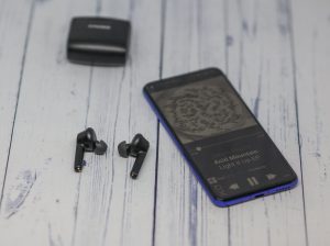 Беспроводные наушники Koss TWS150i подключение к телефону