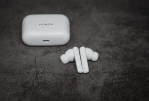 Honor Earbuds 2 Lite внешняя сторона