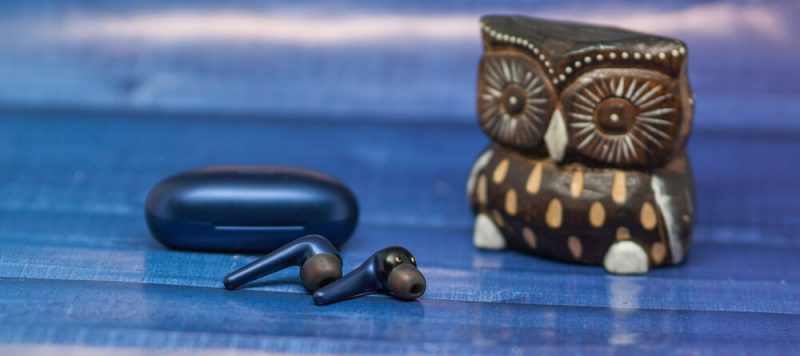 Xiaomi 1More ComfoBuds Pro дизайн "с ножками"