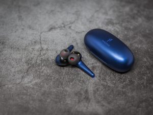 1More ComfoBuds Pro цвет Aurora Blue