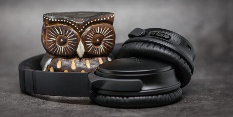 Bose QuietComfort 35 II кнопки управления воспроизведением