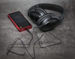 Bose QuietComfort 35 II подключение аудио-кабелем