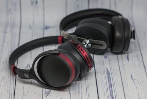 Sennheiser HD 458 BT и Sennheiser Momentum 3