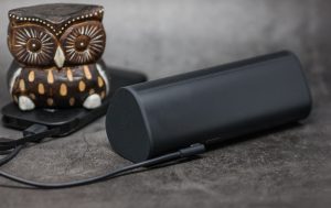Sonos Roam на зарядке