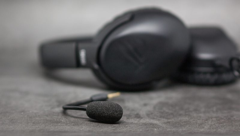 Asus ROG Strix Go Core микрофон с ветрозащитой